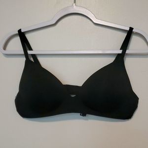 Victoria secret black t shirt bra 36b
